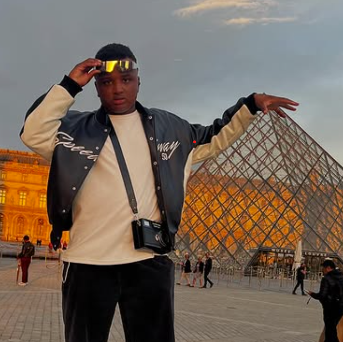 Kris in Paris